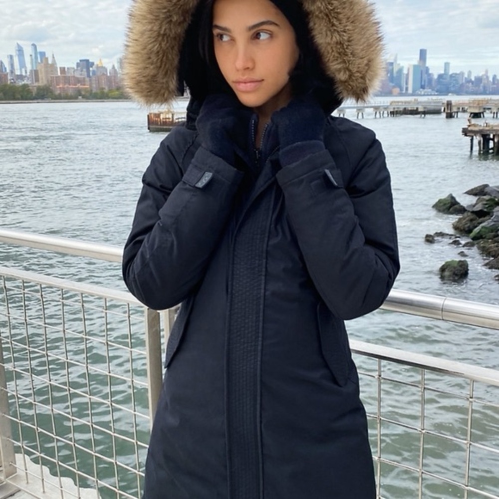 Aritzia Parka - Black with fur trim